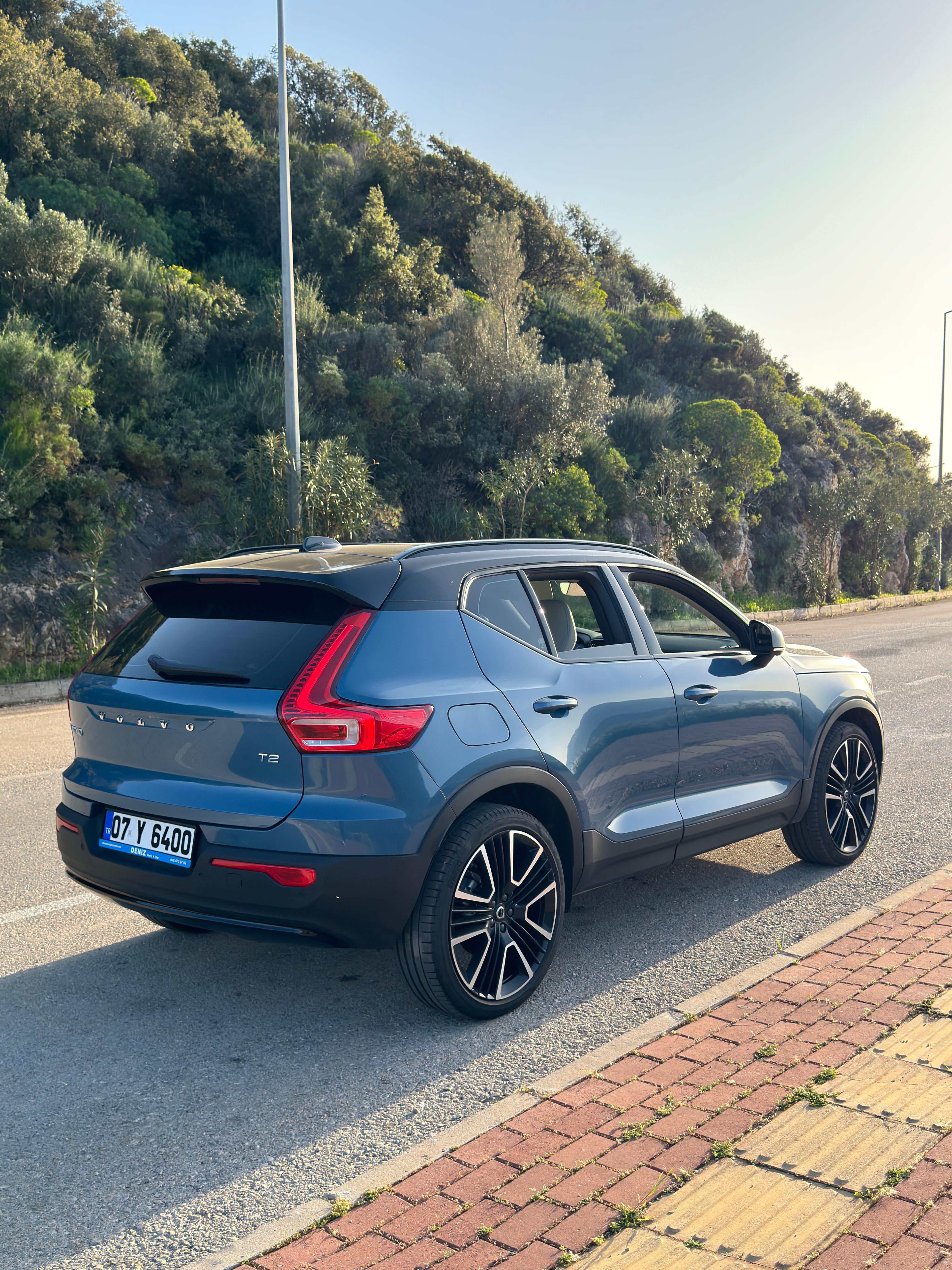 VOLVO XC40